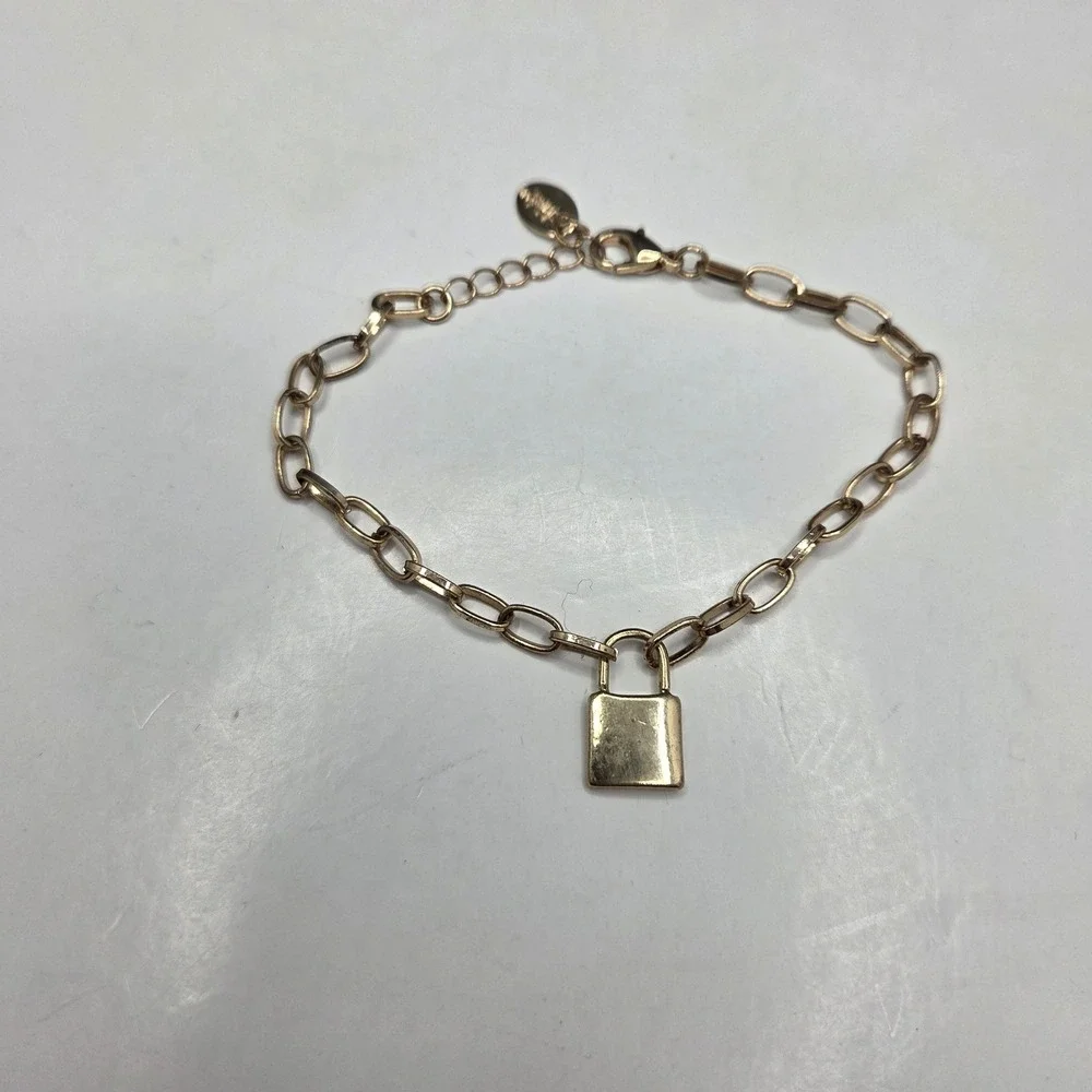 Claire's Padlock Charm Bracelet Gold Tone Oval Link Chain Adjustable G8/75